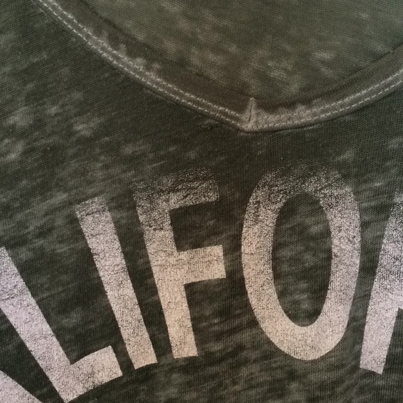 Urban Outfitters California Tee - Picture 5 of 5